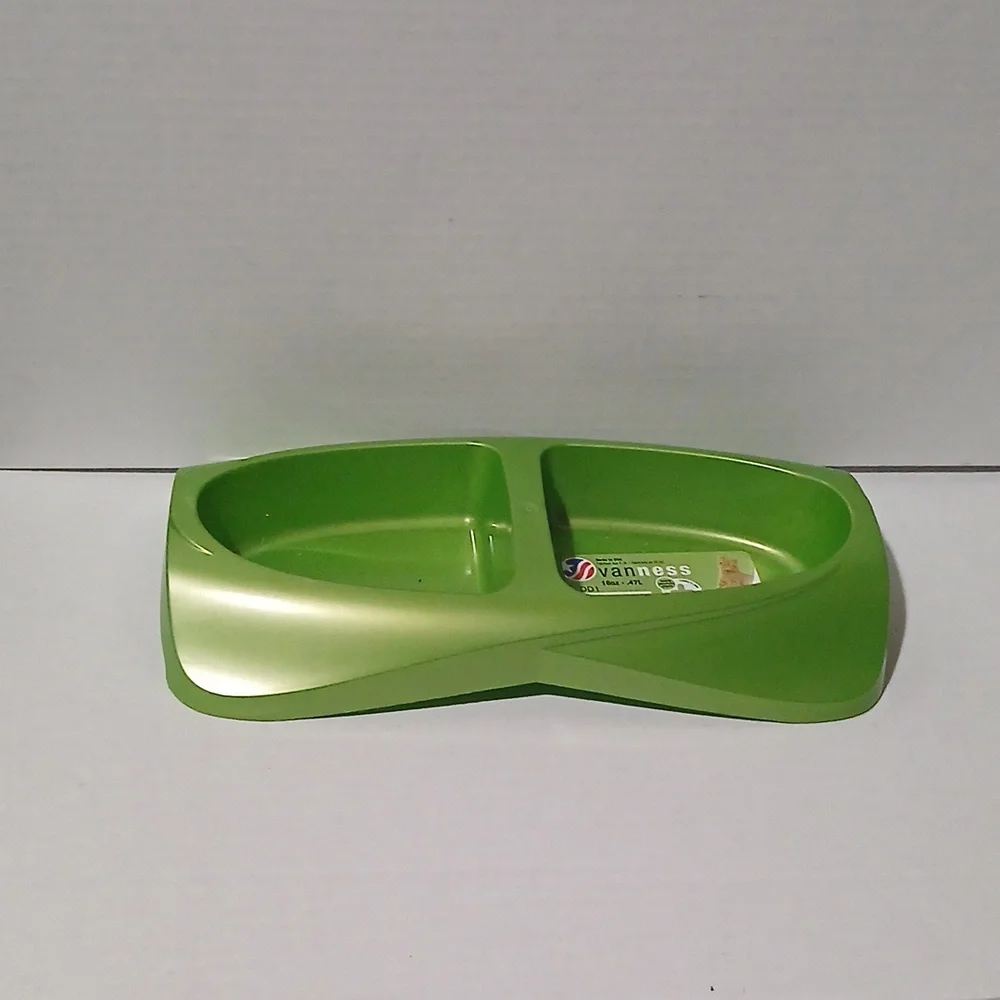 Vanness Made In USA for Kittens Cats Green 16 oz nwt